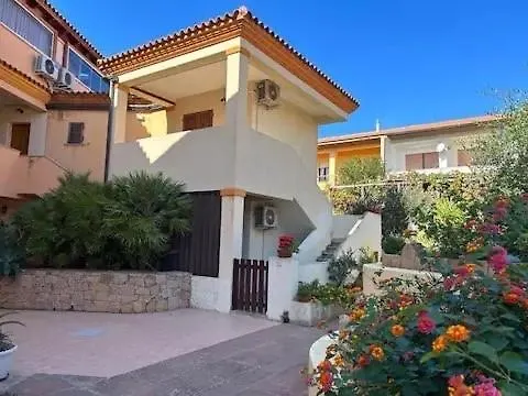 Isolarossa-Apartments Casa Elicriso Isola Rossa Olaszország