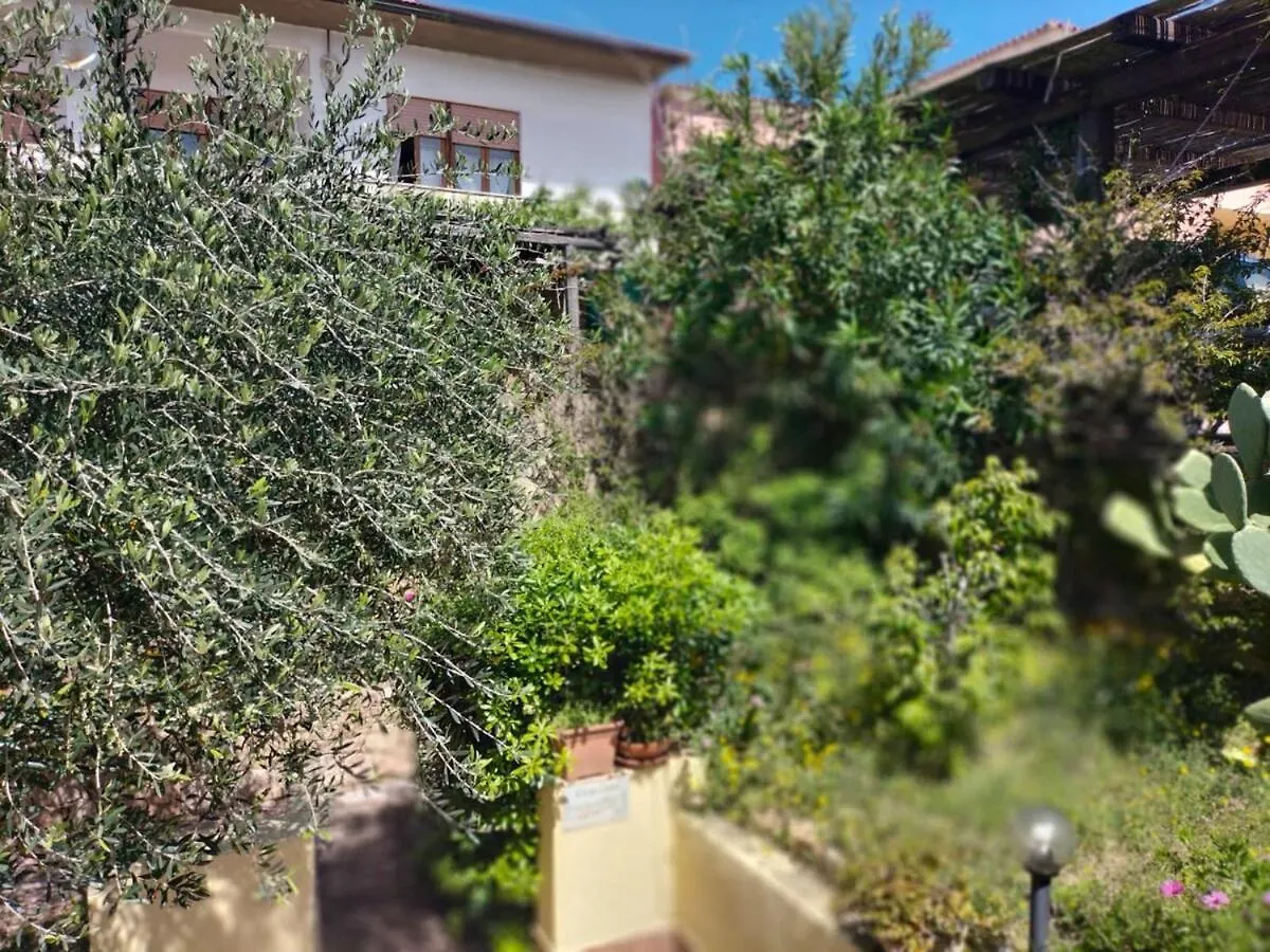 Isolarossa-Apartments Casa Elicriso Isola Rossa  Italien
